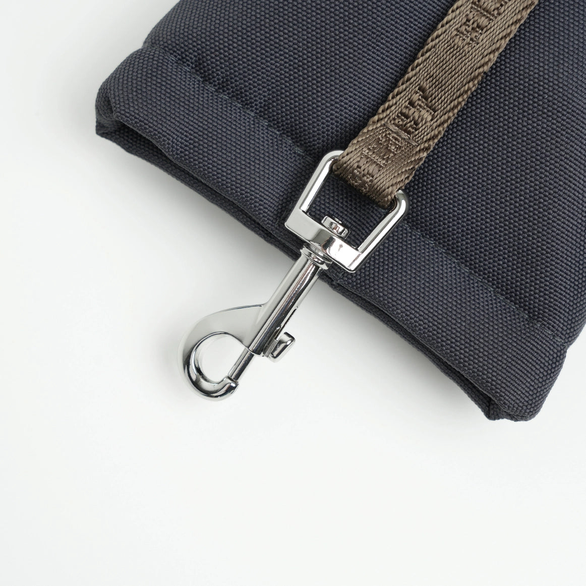 Sac à friandises pour chien ELMA avec porte-sacs à déjections – Storm – STAEY
